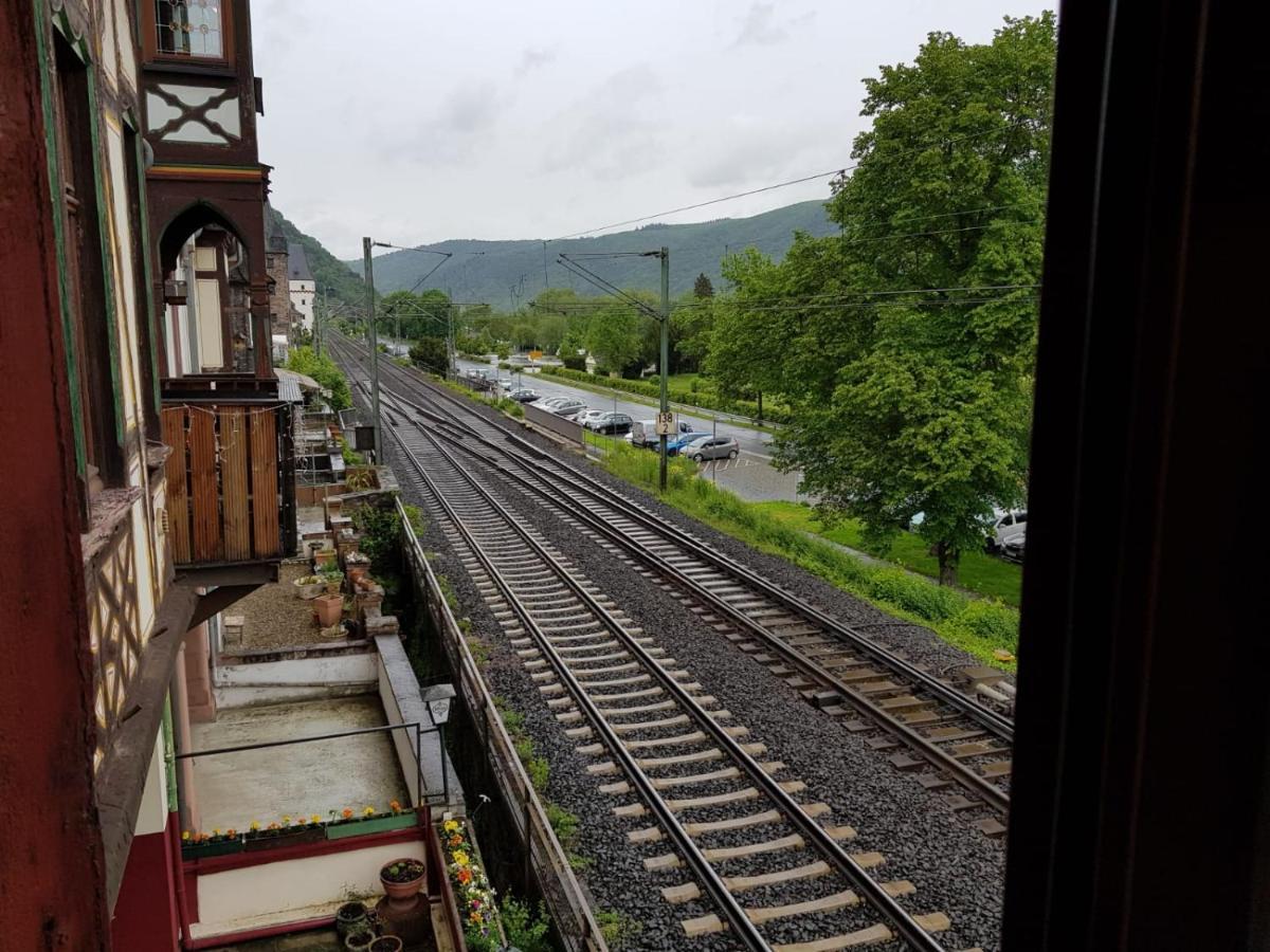 Hotelzimmer Im Alten Reihenhaus Auf Der Stadtmauer Bacharach Εξωτερικό φωτογραφία